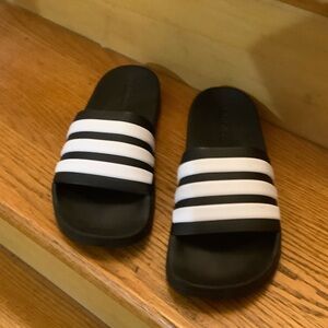 Adidas flip flop